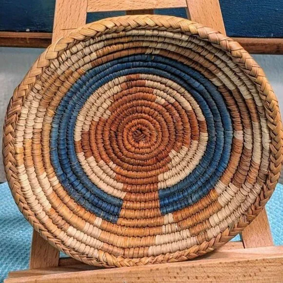 *~* Vintage Basket Bowl - Native American Tropical  Decor Western Display woven - Picture 2 of 3